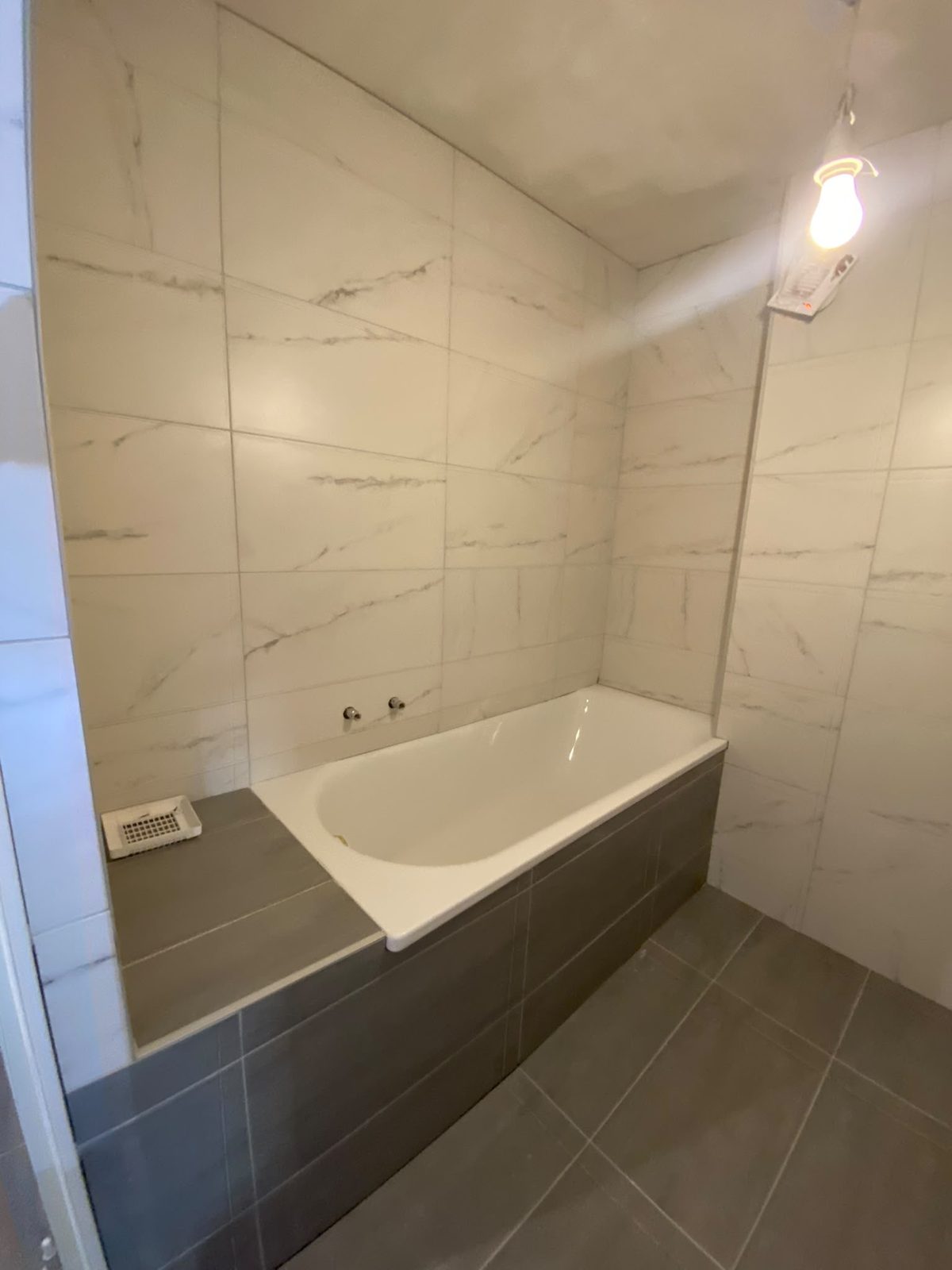 Baignoire & marbre blanc